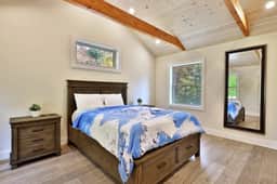 Peak Hill Home - Image 2