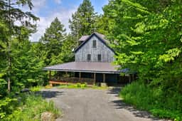 Bear Foot Lodge - Image 2