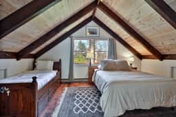 The Pinecone Retreat - Image 5
