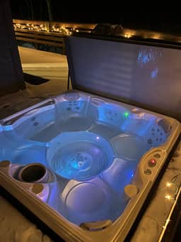 Liquid Lodge - Image 5