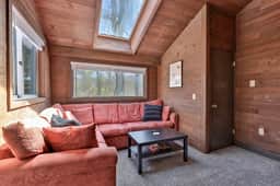 Liquid Lodge: Upper - Image 5