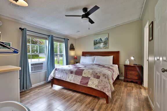 The Bomoseen Bungalow - Image 5