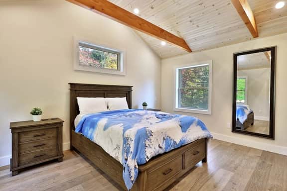 Peak Hill Home - Image 2