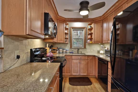 Mountainview Road House - Image 2