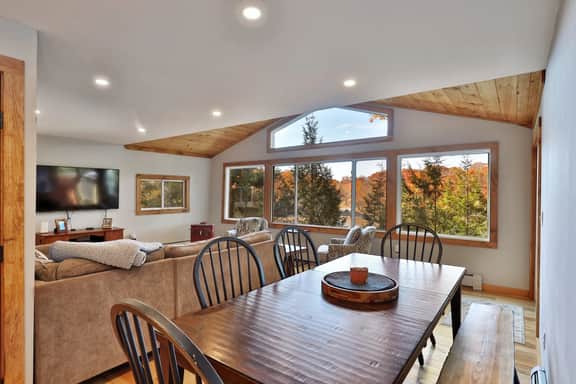 Lakeside Lodge at Fern Lake: 3BR/1BA Waterfront w/ Dock - Image 2