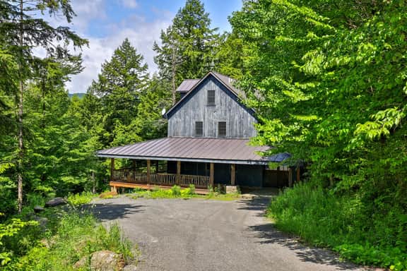 Bear Foot Lodge - Image 2