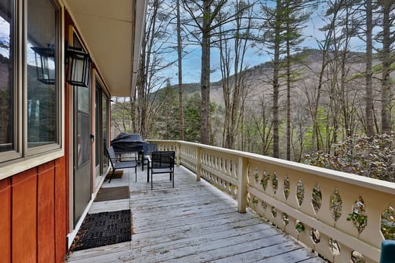 Mountainview Road House - Image 1