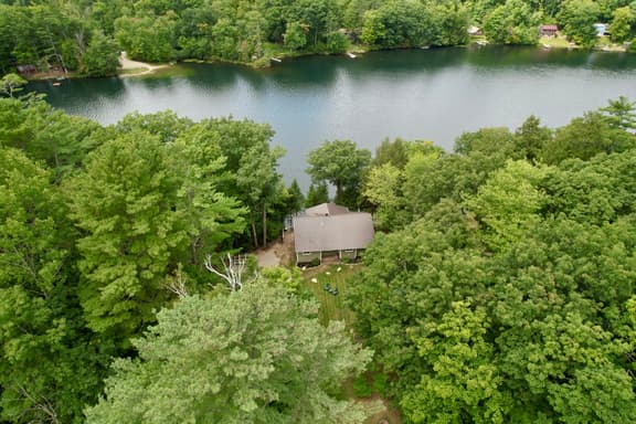 Lakeside Lodge at Fern Lake: 3BR/1BA Waterfront w/ Dock - Image 1