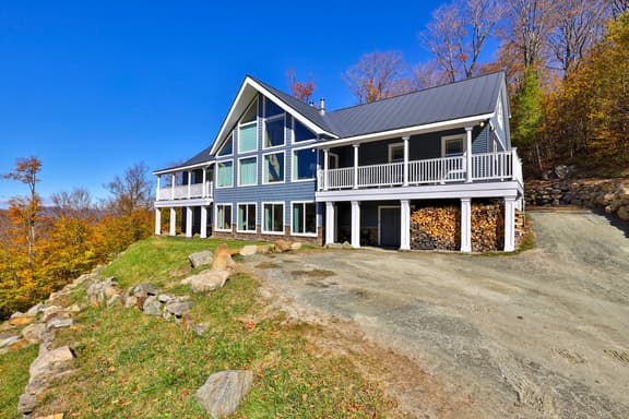 Big Boulder at Killington – 2 Miles to Killington Base with Hot Tub, Sauna, and Views - Image 1